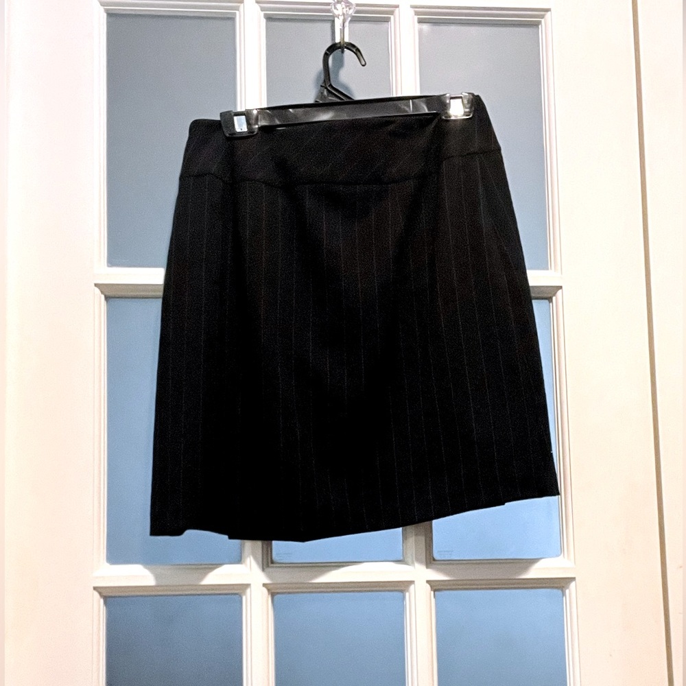 🖤 Black pinstripe skirt 🖤